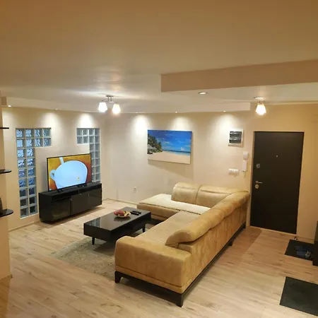 Apartment Goliath *